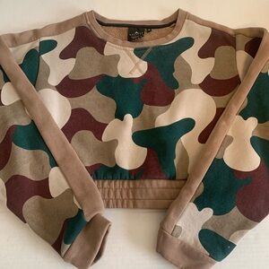 Balance athletica cropped camo crew neck